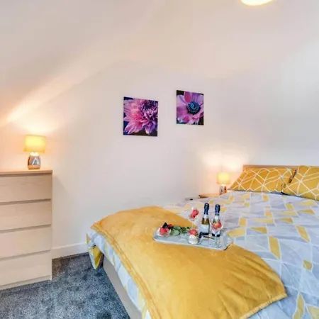 4-bedroom Serviced In Skinningrove 3